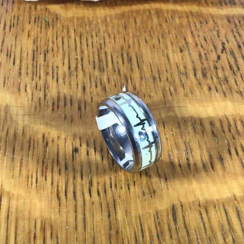 Glow In The Dark Stainless Steel Heartbeat Band Ring - Size 7
